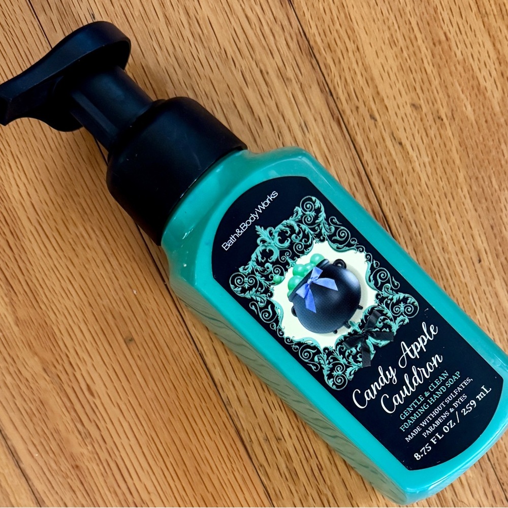 Bath & Body Works Candy Apple Cauldron Hand Soap - Teal